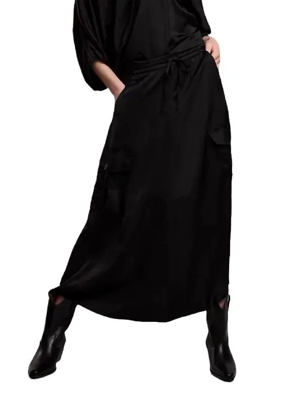 Silky Cargo Skirt In Black