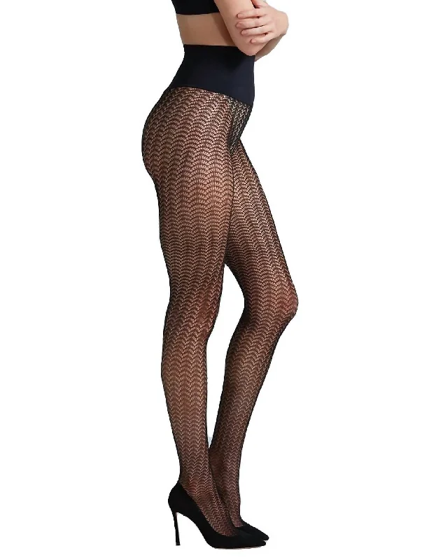 Scalloped Net Tight In Black