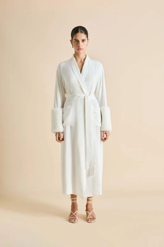 Capability Snow White Robe in Silk Crêpe de Chine